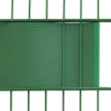 Sichtschutzstreifen aus Hart-PVC mit Klemmschienen am Zaun befestigen